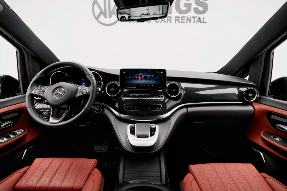 Negro Mercedes Benz V250 Edición Halcón 2023