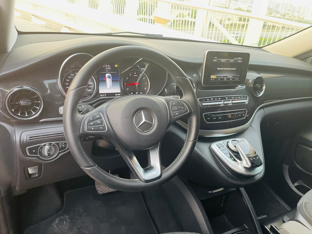 zwart Mercedes-Benz V250 2020