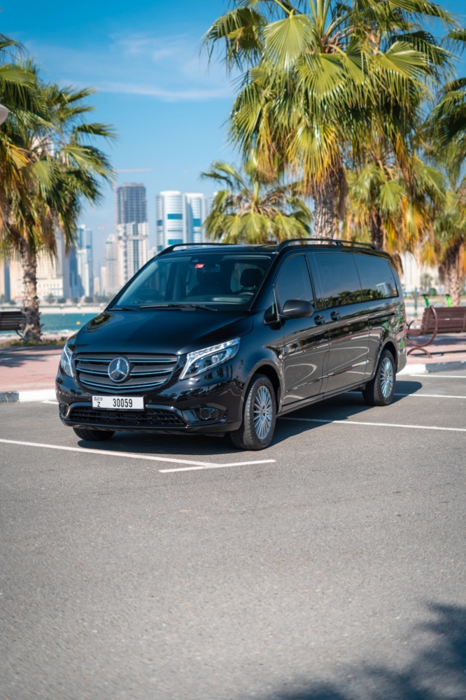 Huur Mercedes-Benz Vito 2024 in Dubai