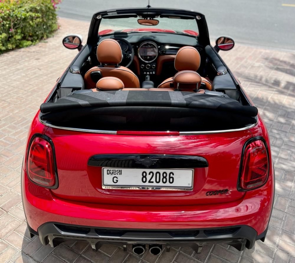 Kırmızı Mini Cooper S Cabrio 2023