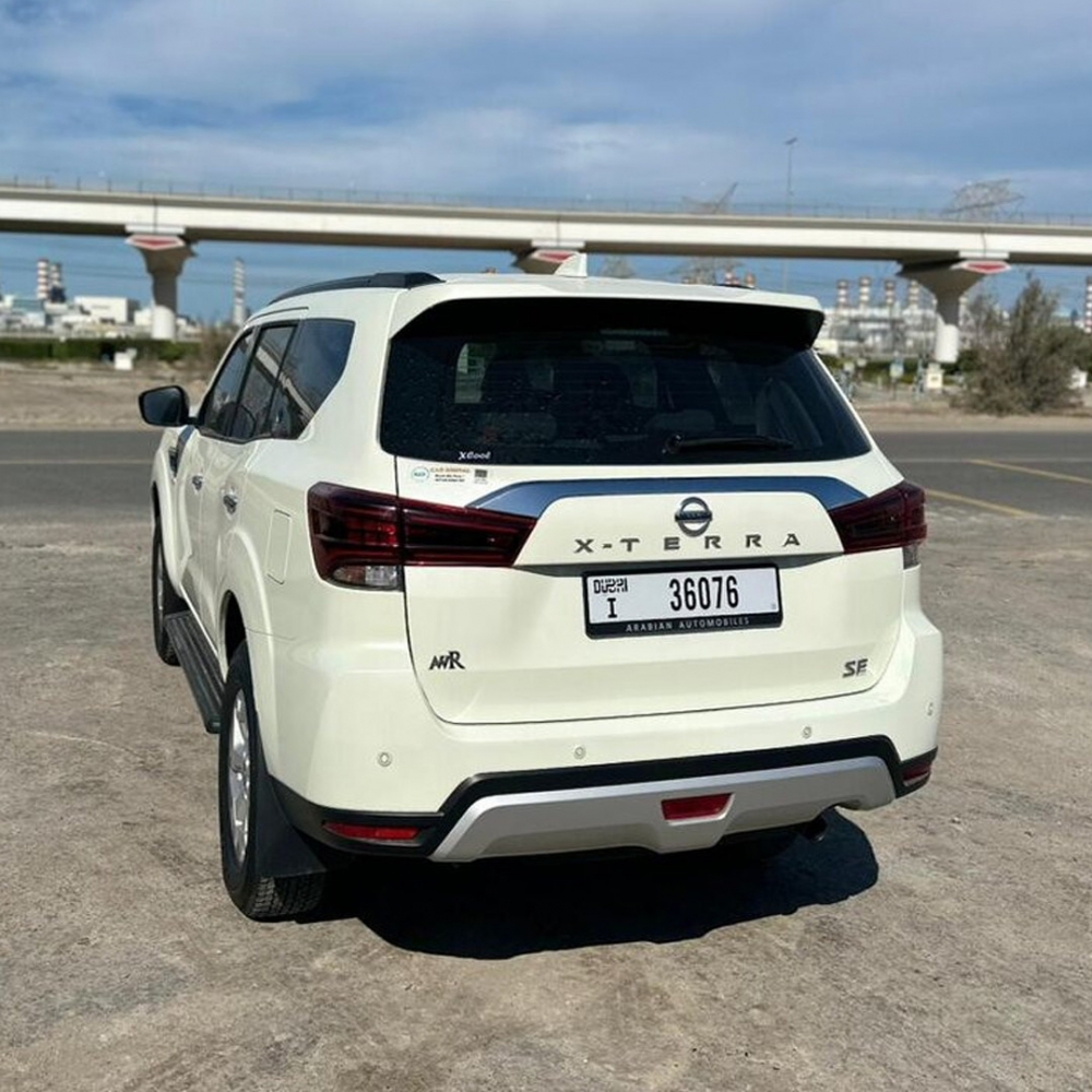 White Nissan Xterra 2023
