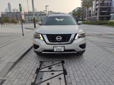 Rent Nissan Pathfinder 2019