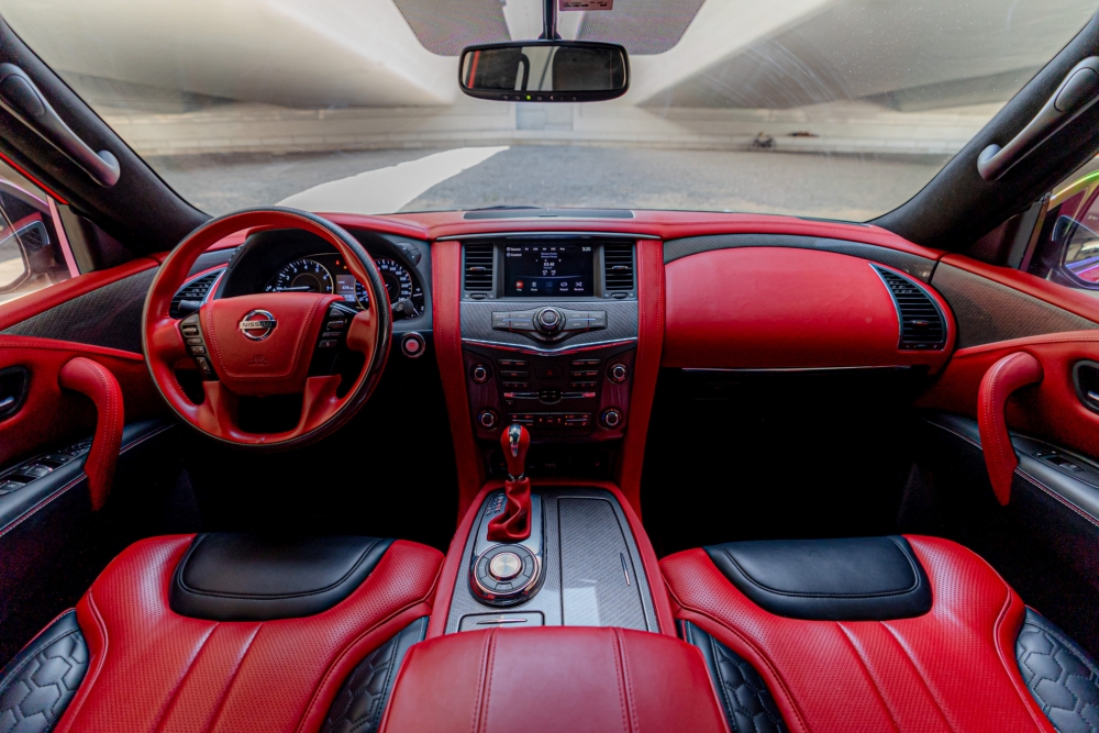 rouge Nissan Patrouille Platine V8 2019