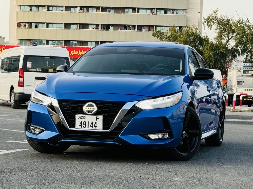Azul Nissan Sentra 2022