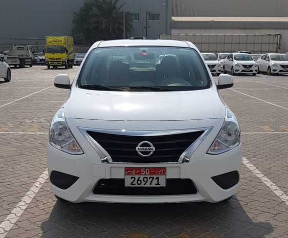 Blanco Nissan Soleado 2019