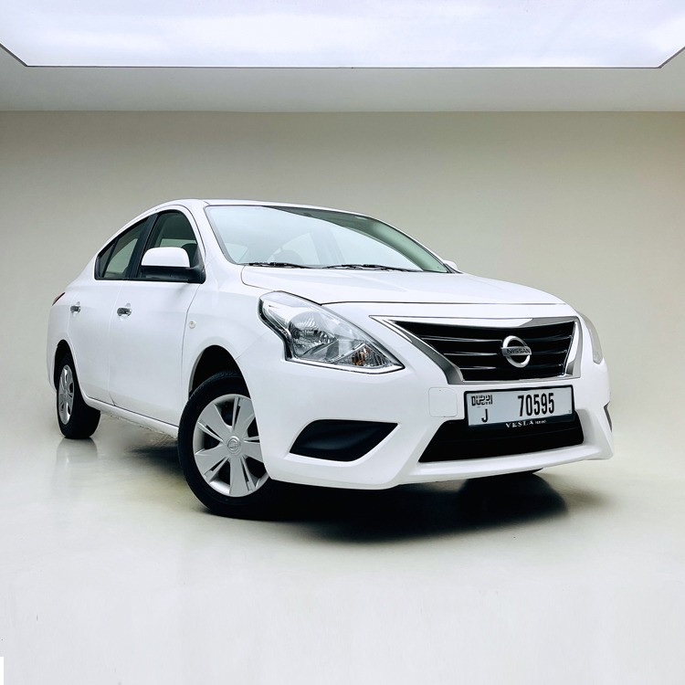 wit Nissan Zonnig 2020