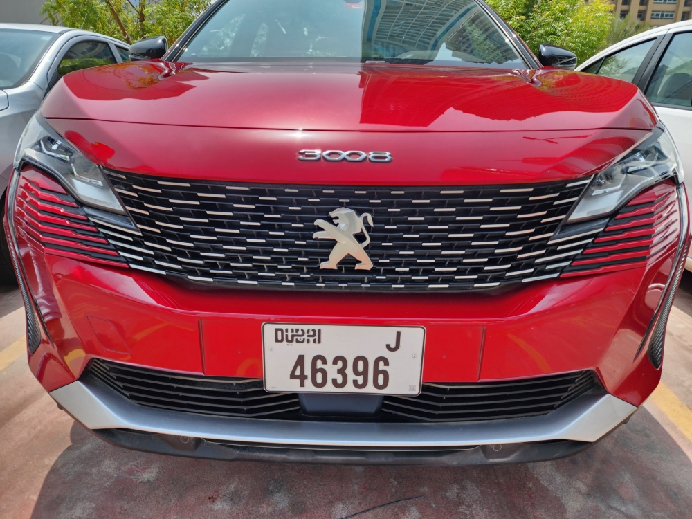 Red Peugeot 3008 2023