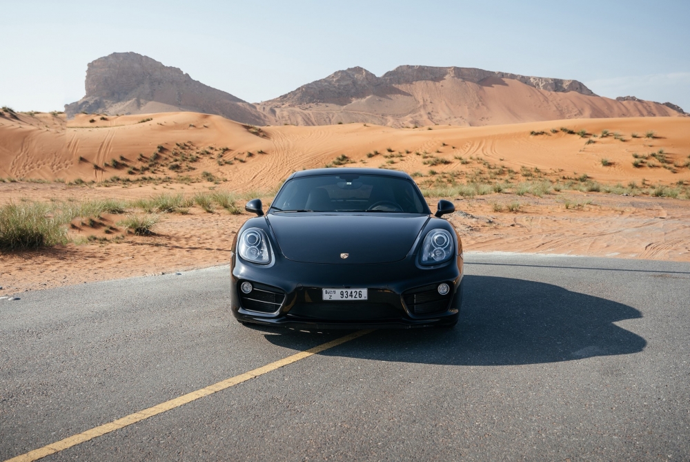 Black Porsche 718 Cayman 2020