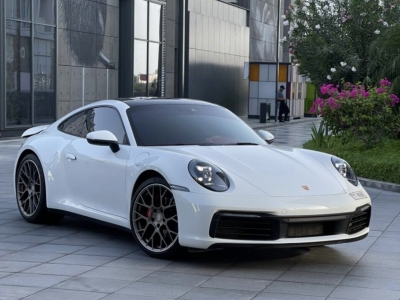 Rent Porsche 911 Carrera 2019