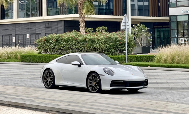 Blanco Porsche 911 Carrera 2021