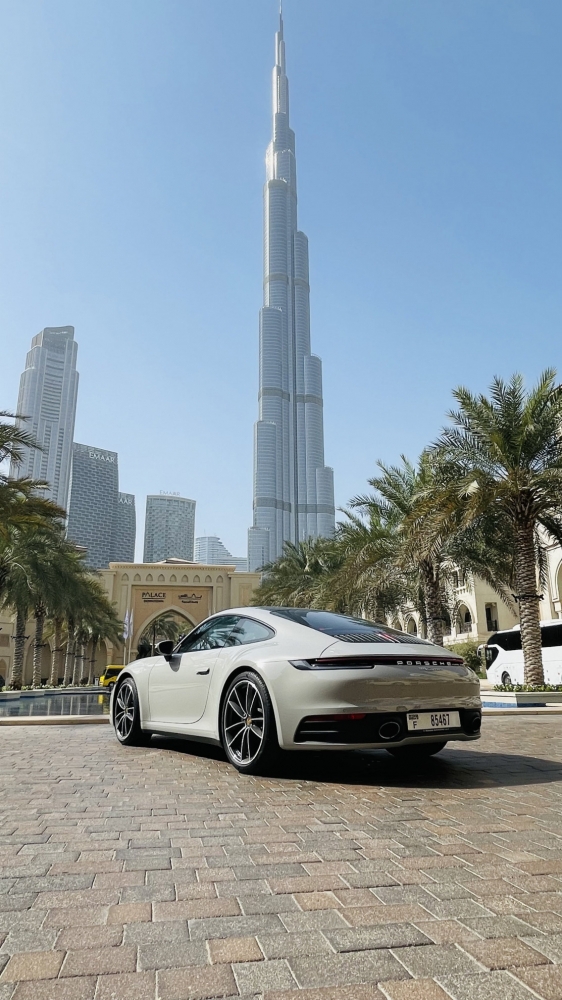 Gebroken wit Porsche 911 Carrera 2022