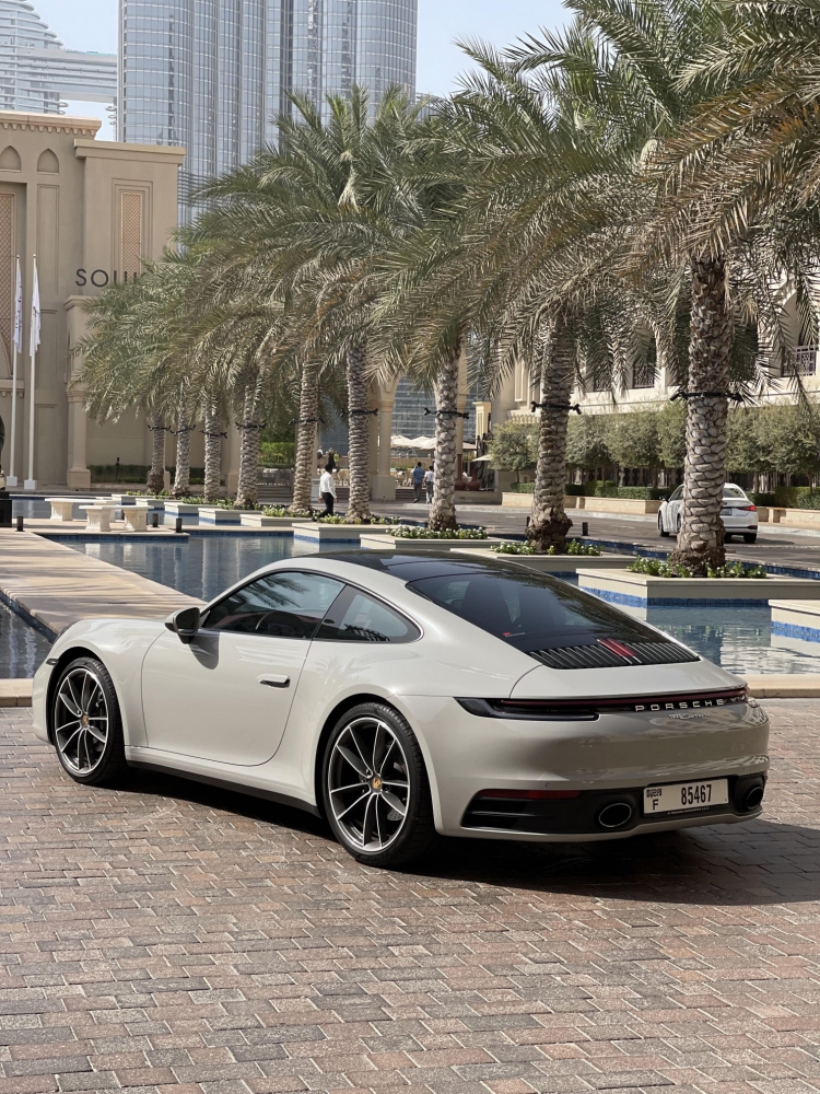 Off White Porsche 911 Carrera 2022