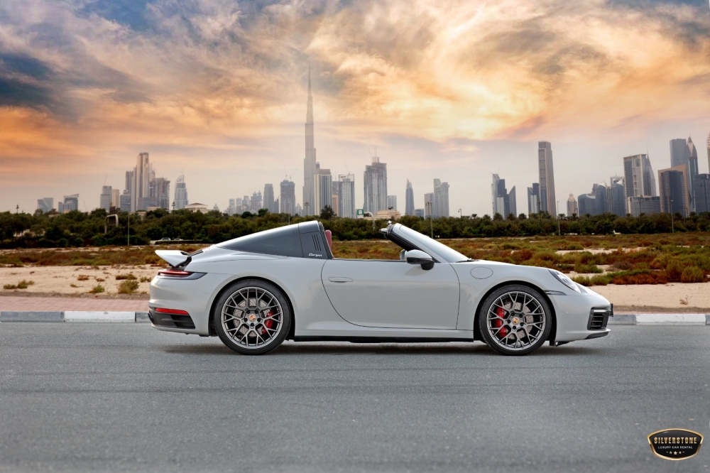 Off White Porsche 911 Targa 4 GTS Spyder 2022