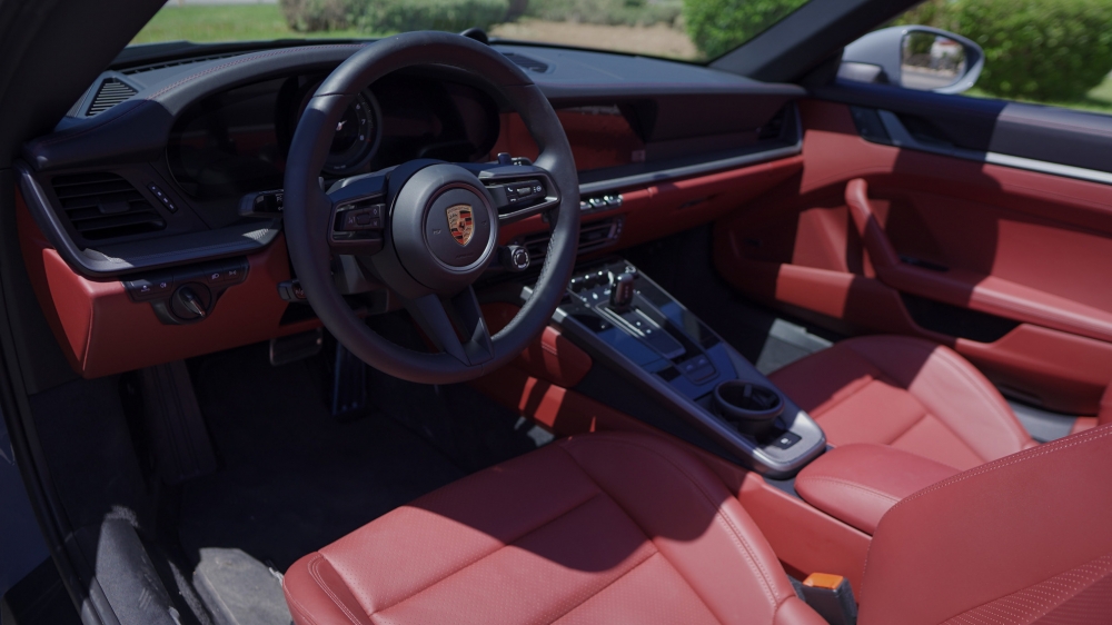 灰色的 保时捷 911 Targa 4 GTS Spyder 2023