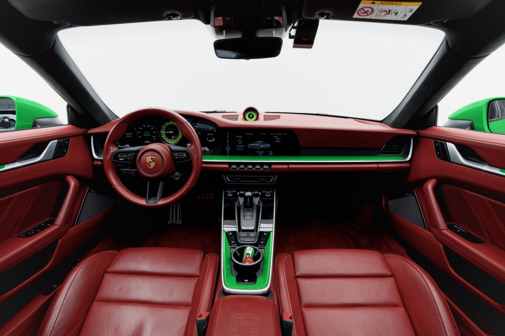 Verde Porsche 911 Turbo S 2021