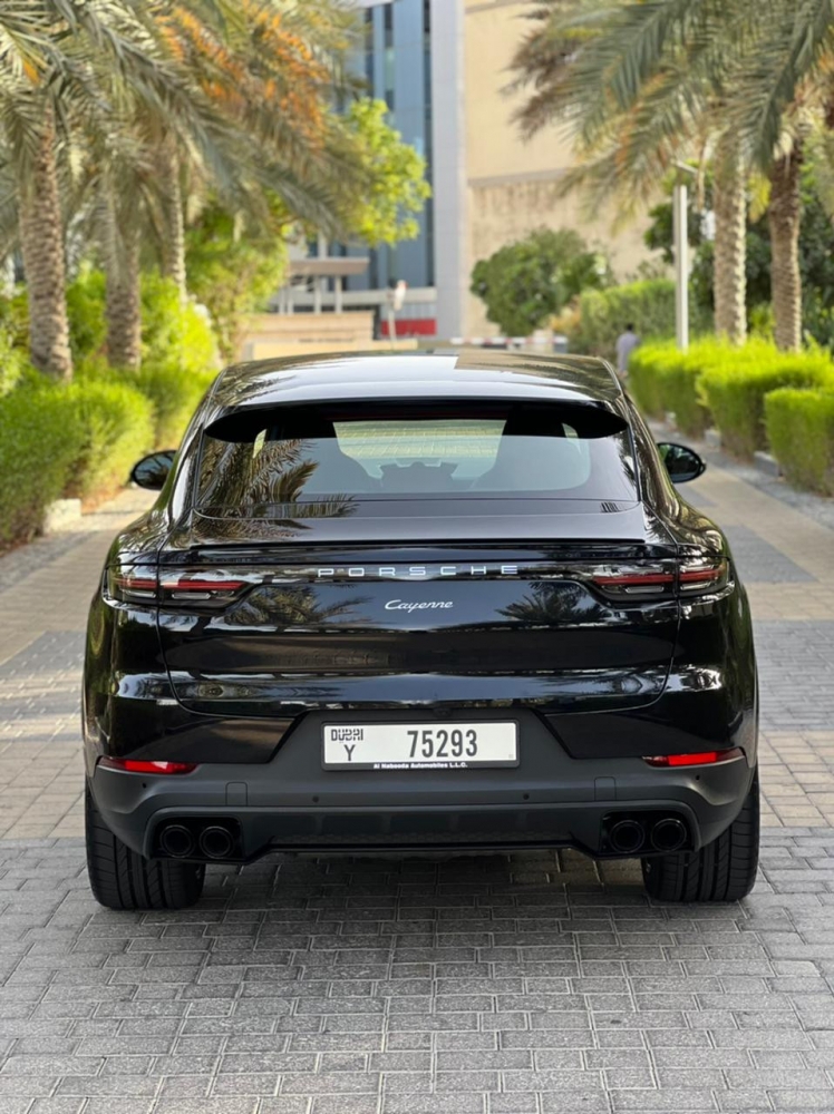 Siyah Porsche Cayenne Coupe 2023