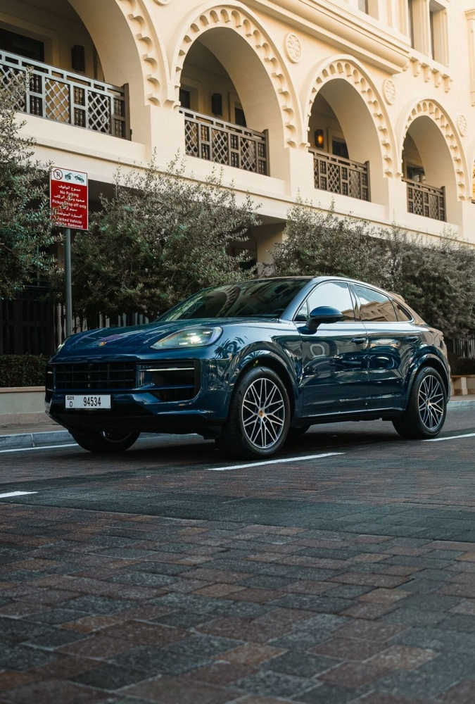 Blauw Porsche Cayenne Coupé 2024
