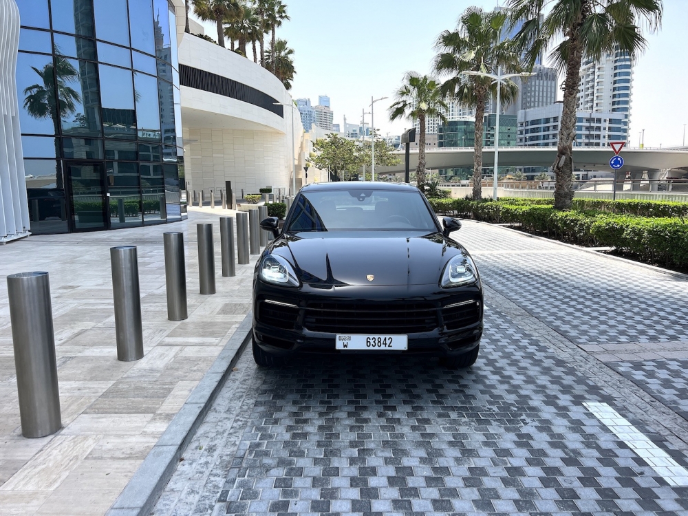 zwart Porsche Cayenne 2021