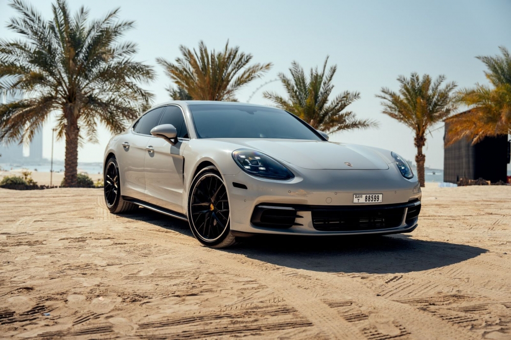 grise Porsche Panamera Édition Platine 2020