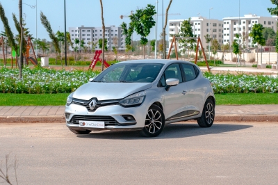 Rent Renault Clio 2022