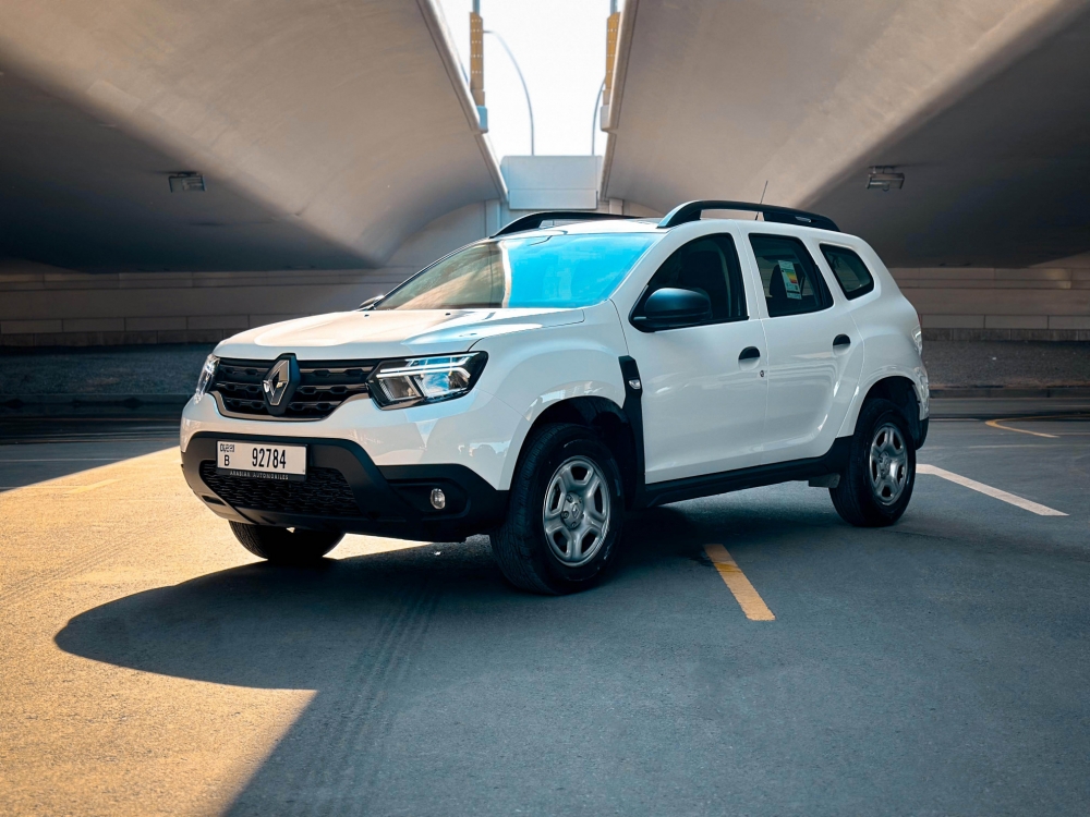 Gray Renault Duster 2024