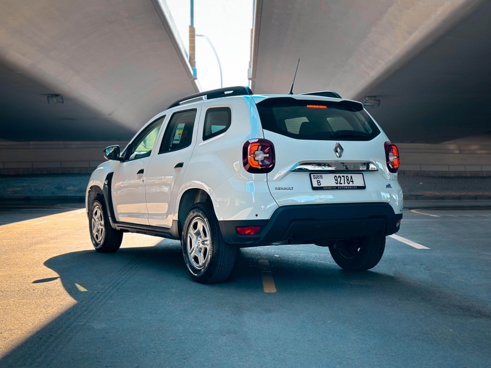 Gray Renault Duster 2024