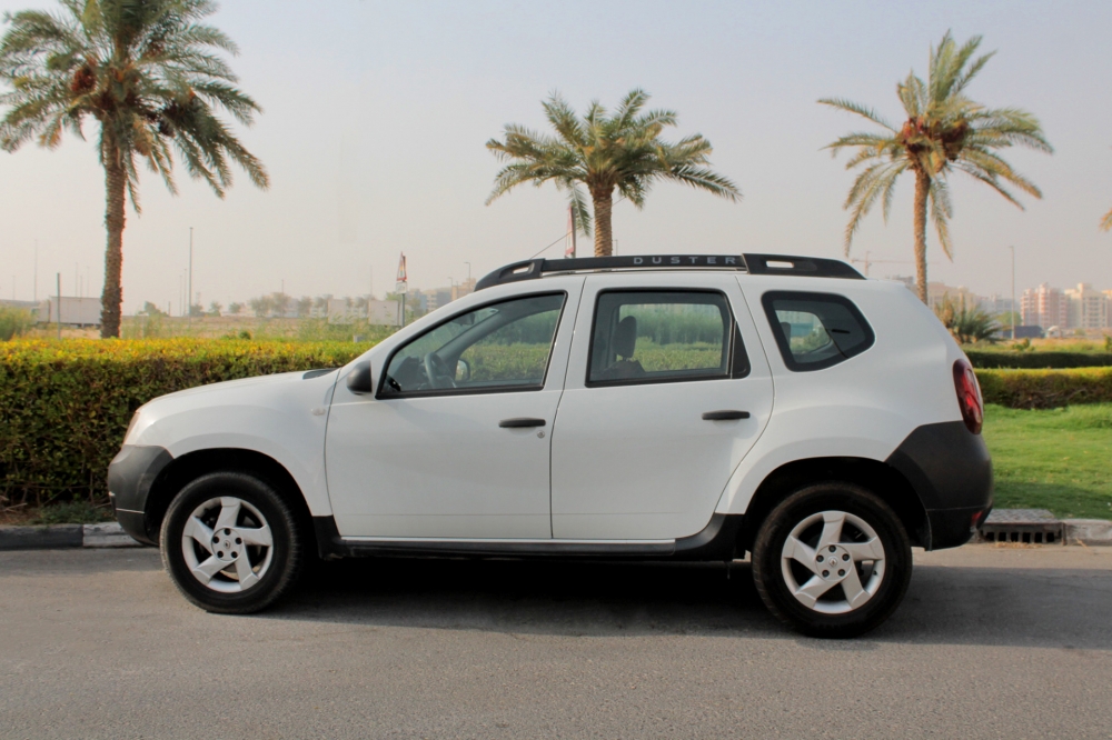 White Renault Duster 4x4 2018