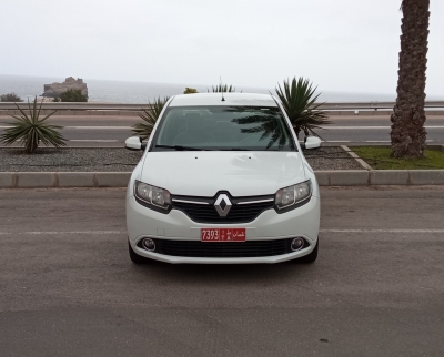Rent Renault Símbolo 2017