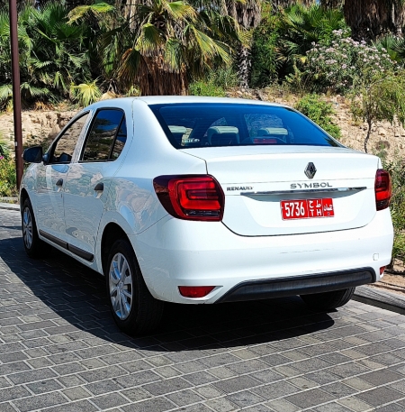 White Renault Symbol 2019
