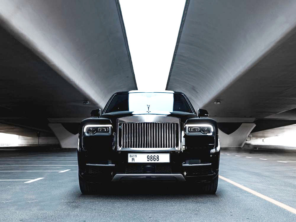 zwart Rolls Royce Cullinan 2020