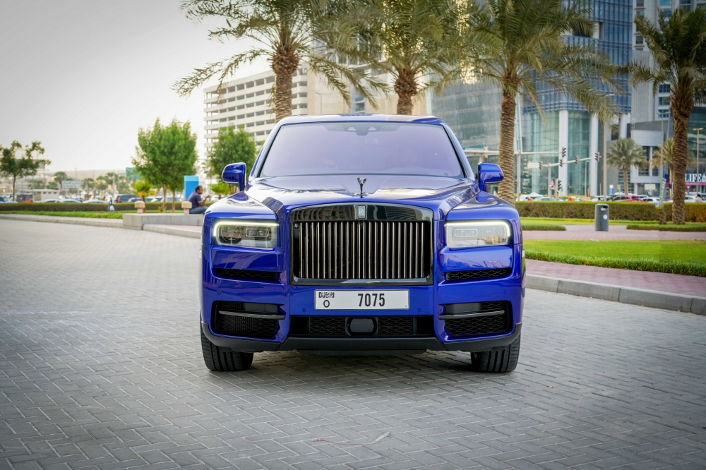 Blauw Rolls Royce Cullinan Black Badge 2022