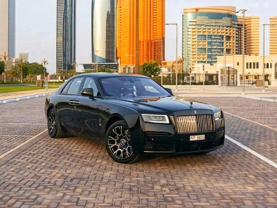 Rent Rolls Royce Ghost Black Badge 2022