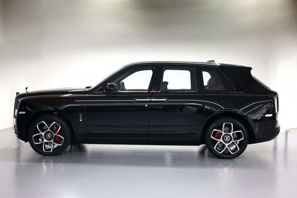 Noir Rolls Royce Badge noir de Cullinan 2023