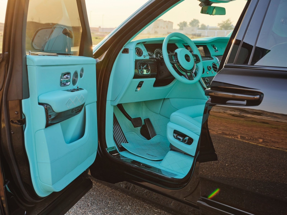 Turquoise Rolls Royce Cullinan Mansory 2022