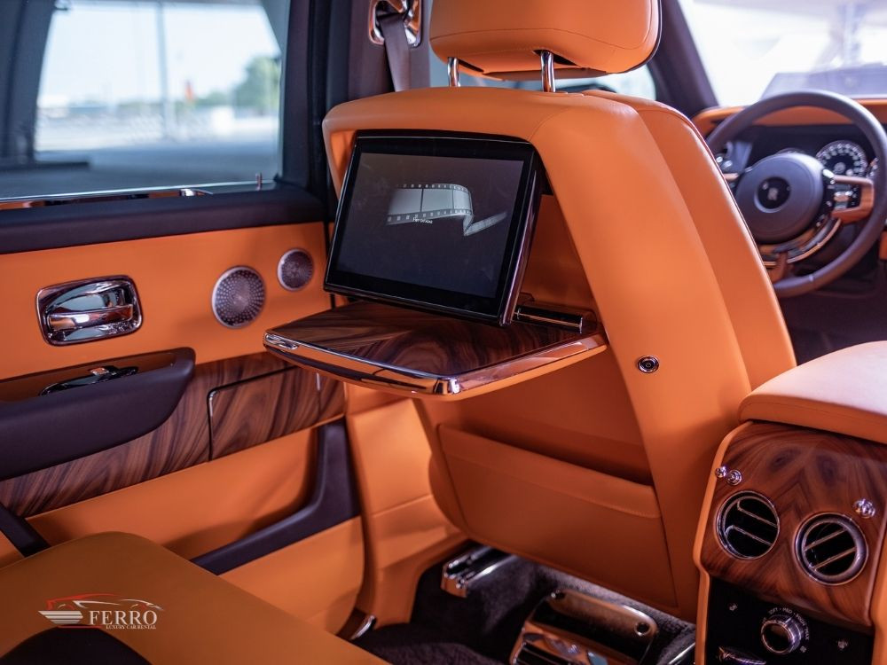 Schwarz Rolls Royce Cullinan 2020