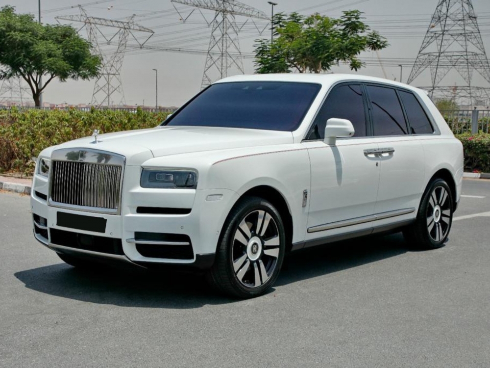 Beyaz Rolls Royce Cullinan 2020