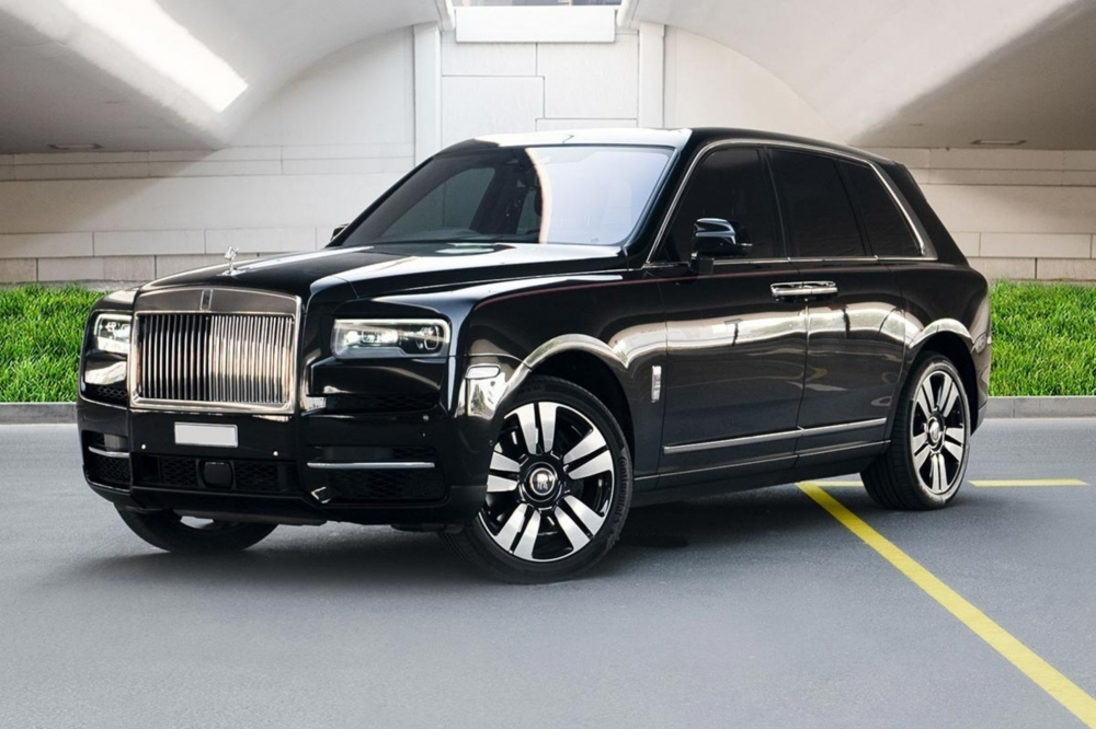 Black Rolls Royce Cullinan 2022