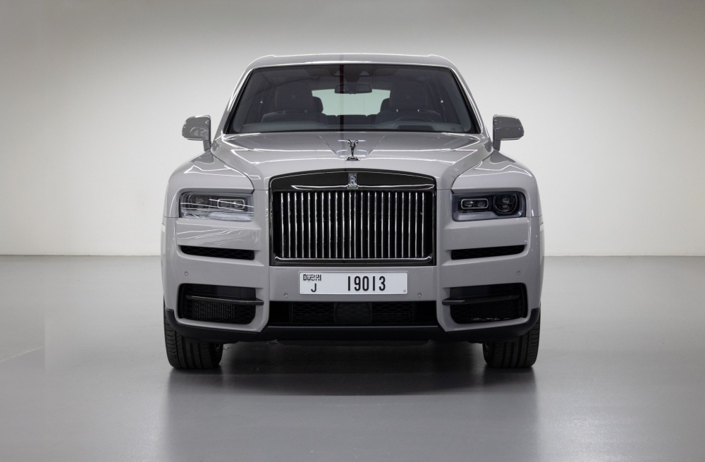 Gray Rolls Royce Cullinan 2023