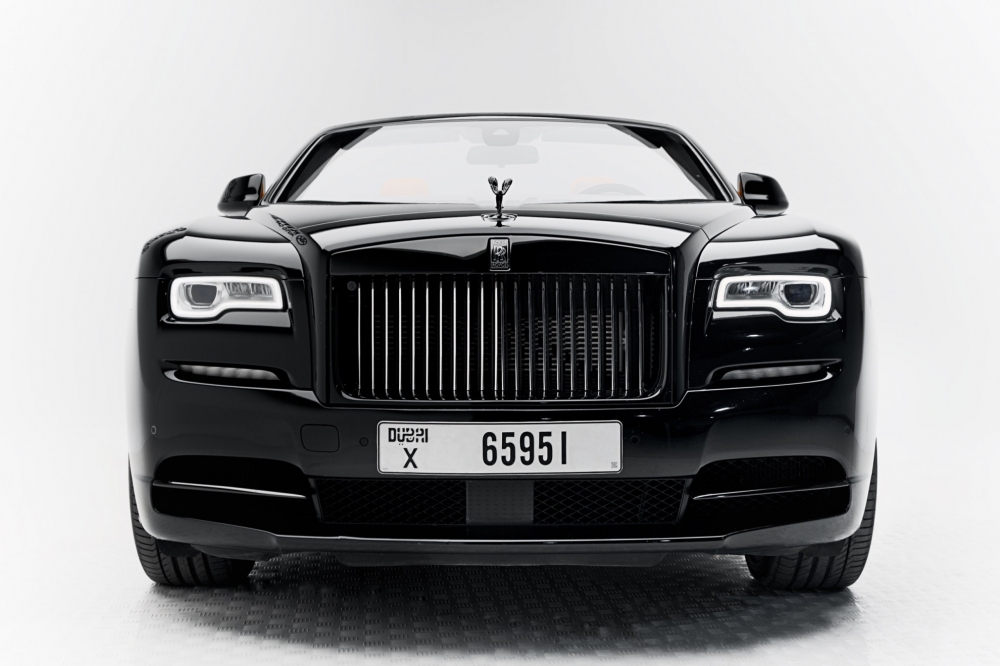 Negro Rolls Royce Insignia negra del amanecer 2018