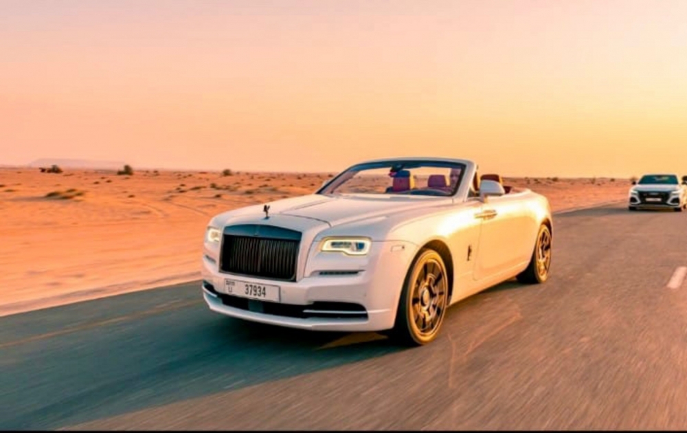 White Rolls Royce Dawn 2016