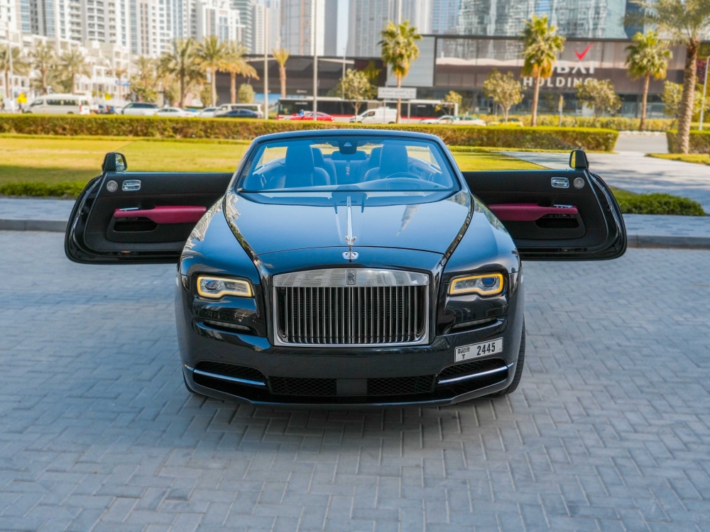 Black Rolls Royce Dawn 2017