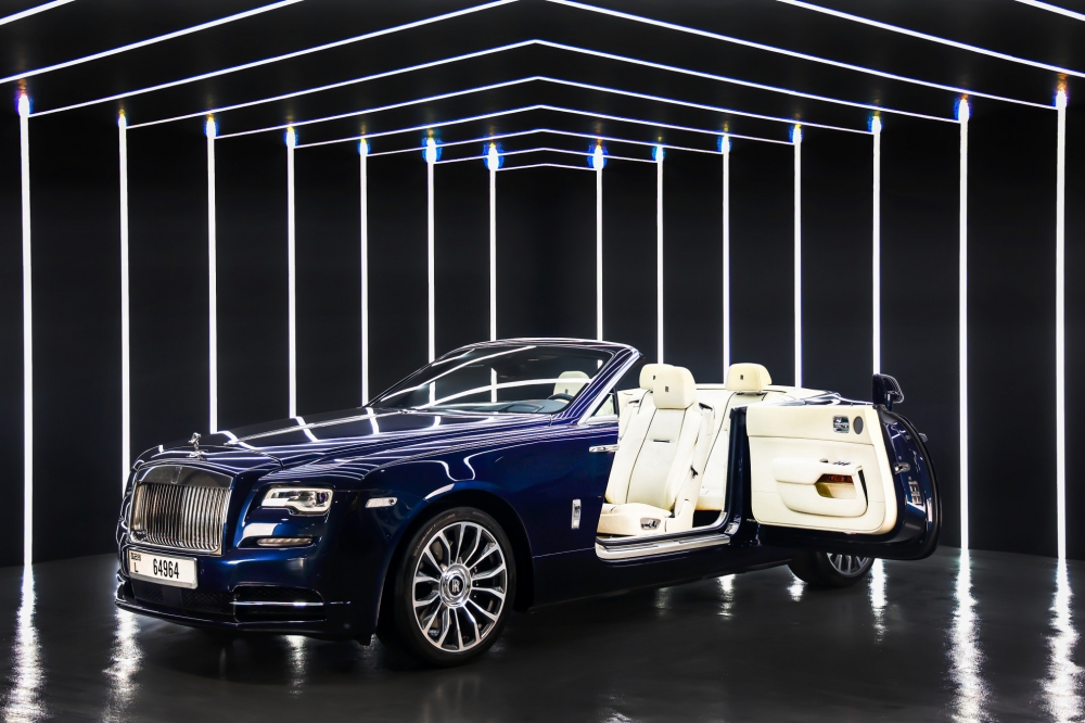 Bleu Rolls Royce Aube 2020