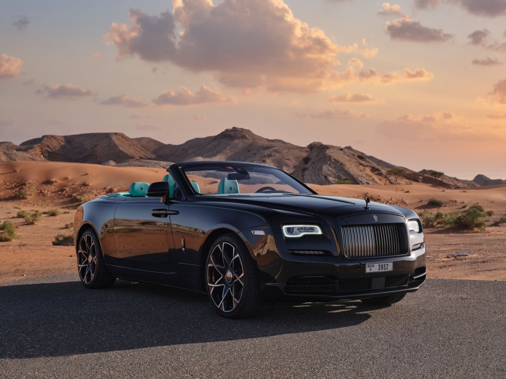 Schwarz Rolls Royce Dämmerung 2021