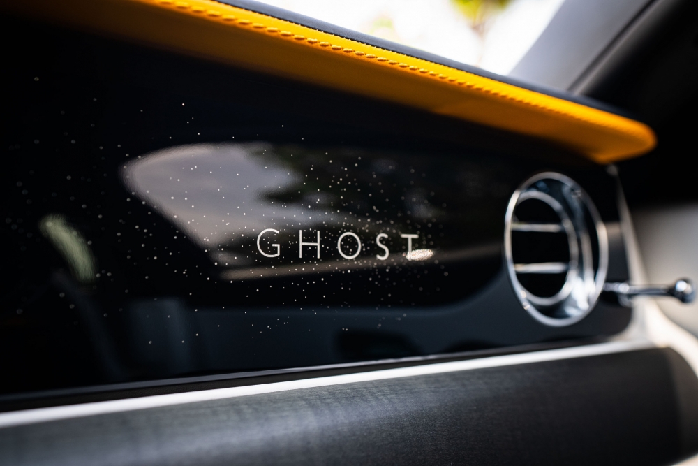 Nero Rolls Royce Distintivo nero fantasma 2022