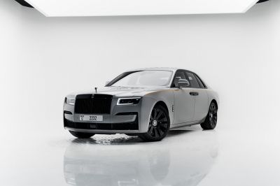 Rent Rolls Royce Serie fantasma V 2022