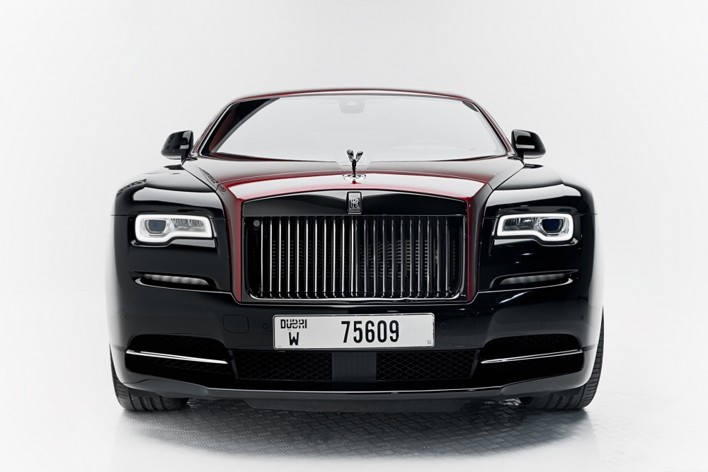 Weiß Rolls Royce Schwarzes Wraith-Abzeichen 2019