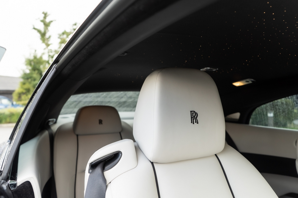 Schwarz Rolls Royce Schwarzes Wraith-Abzeichen 2021