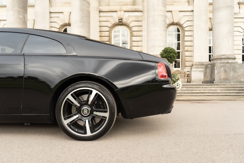 Negro Rolls Royce Insignia de Wraith Black 2021