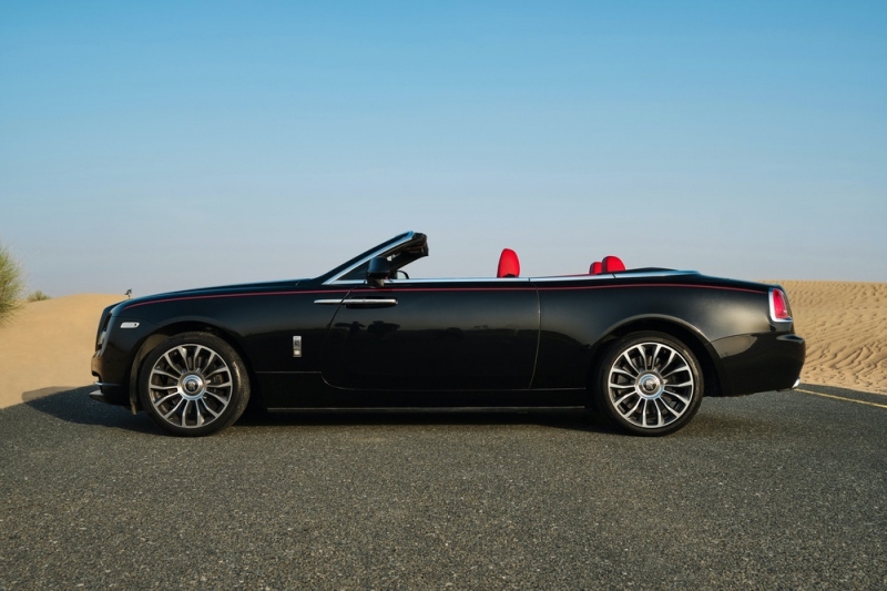 Black Rolls Royce Dawn 2020