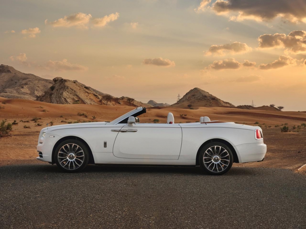 Beyaz Rolls Royce şafak 2021